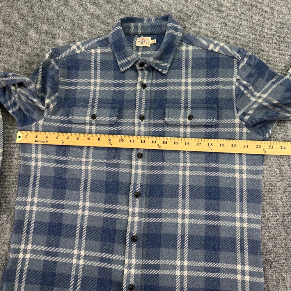 Faherty Legend Sweater Shirt Mens Large Blue Gray Plaid Knit Button Up Pockets - Picture 6 of 9